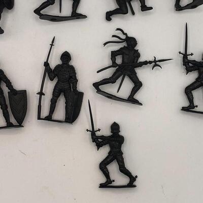 Vintage CHERILEA Black KNIGHTS - 60mm - Black Plastic Toy Soldiers