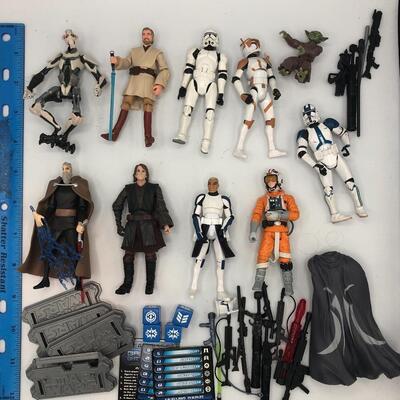 Hasbro Galactic Battle Action Figure And Accessory Lot