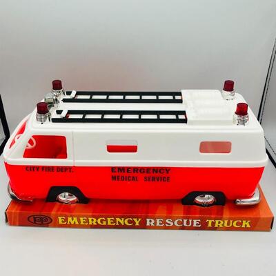 Vintage New in Box Parks Plastics Ambulance