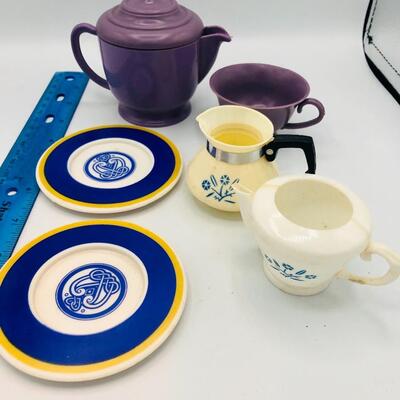 Vintage Children’s Play Dish Set