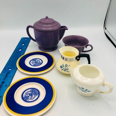 Vintage Children’s Play Dish Set