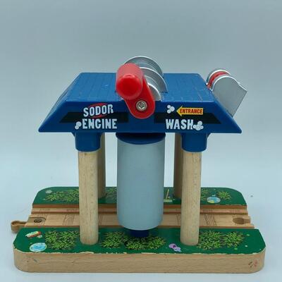 Thomas & Friends Sodor Engine Wash Wooden Train Accessory