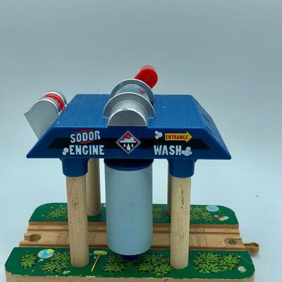Thomas & Friends Sodor Engine Wash Wooden Train Accessory
