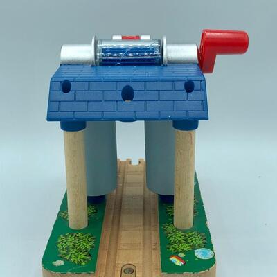 Thomas & Friends Sodor Engine Wash Wooden Train Accessory