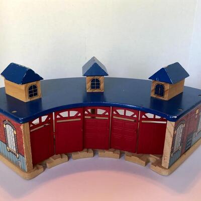Thomas the Train Wooden 5 Door Roundhouse Engine Shed by Geoffrey Inc Blue