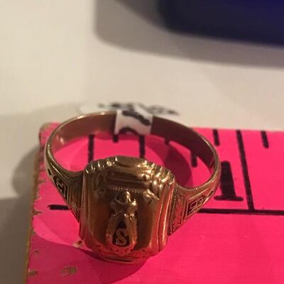 10 K Gold ring
