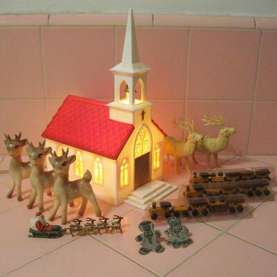 MS Vintage Collection Christmas Items Plastic Light Up Church Reindeer Trains Santa Ginger Bread Pins