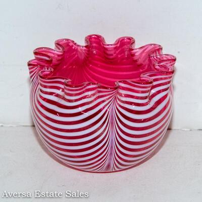 ART GLASS - NAILSEA VENETIAN THREAD GLASS BOWL