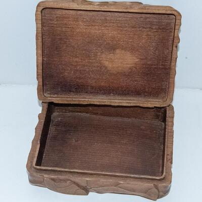 OUTSTANDING ART NOUVEAU BOX FEATURING CARVED TURTLE AND SNAIL