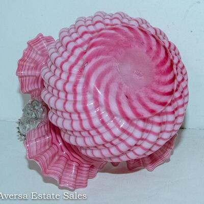 BEAUTIFUL - RUFFLE TOP BASKET WITH THORN HANDLE