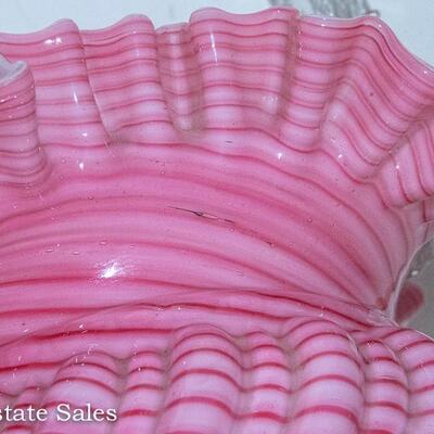 BEAUTIFUL - RUFFLE TOP BASKET WITH THORN HANDLE