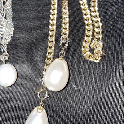 3 piece fashion necklace lot