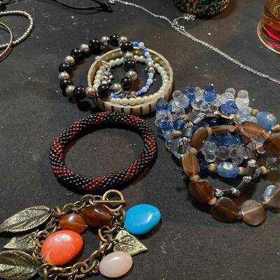 Mixed bracelet lot