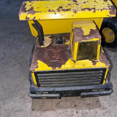 Vintage metal rinks truck