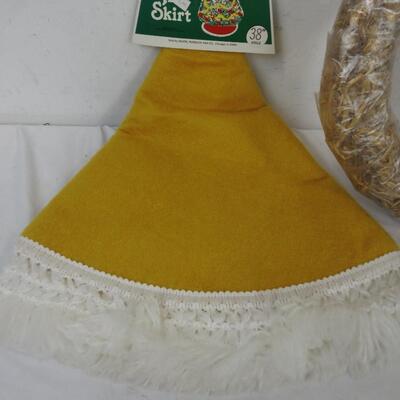 Straw Wreath and a Sears Vintage Yellow Christmas Tree Skirt