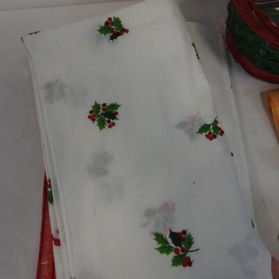 Christmas Lot: Wreaths, Christmas Light Set, Votive Holders, Basket, Ribbons