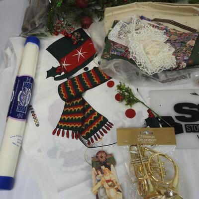 Christmas Craft & Decor: Ribbon, Branches & Holly, Fabric, Charms, etc