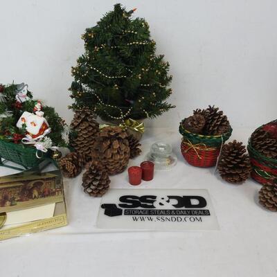 13+ Christmas Decor: Sleigh Centerpiece, Baskets, Greeting Cards, Pinecones