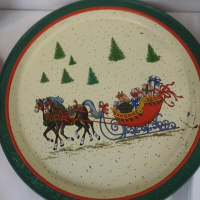 7 Christmas Platters, Holly, Plastic, Metal