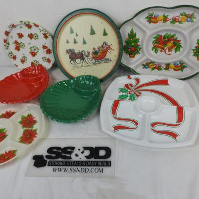 7 Christmas Platters, Holly, Plastic, Metal