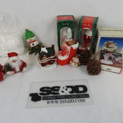 12 pc Christmas, Skaters Musical Ice Rink, Santa's Best Glass, Snowman Coasters