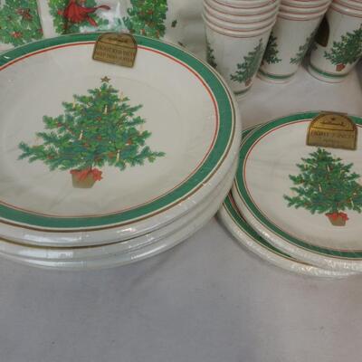 Lot of Green Christmas Paper Kitchen Goods, Paper Plates and Cups, Napkins