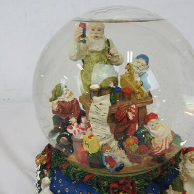 Kirkland Signature Musical Waterglobe with Revolving Base, Santa's Workshop