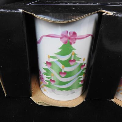 Sango Set of 4 Mugs Christmas Trees with 4 Matching Plates, Stoneware