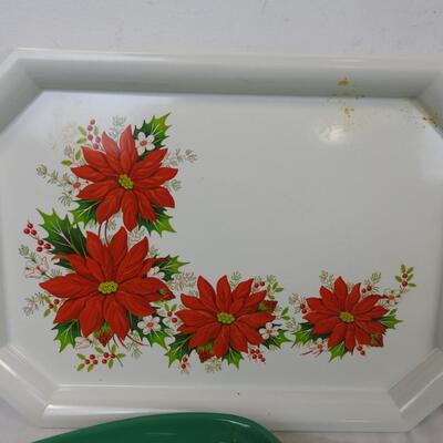Christmas Plastic Trays, White and Green, Paper Cups