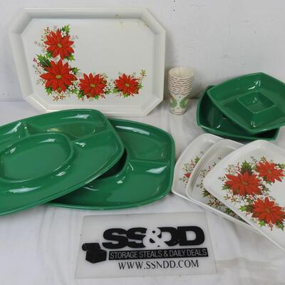 Christmas Plastic Trays, White and Green, Paper Cups