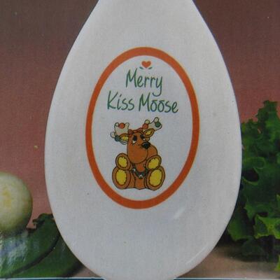 Christmas Lot: Ceramic Spoon Rest, Kitchen Hot Pads, Large Bowls, Kleenex