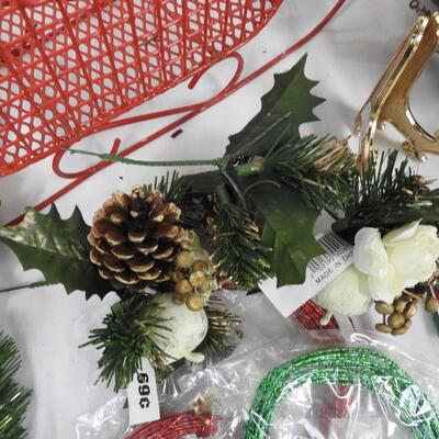Christmas Craft Lot: Twisticks, Twine Wreaths, Sleighs, Wire Garland