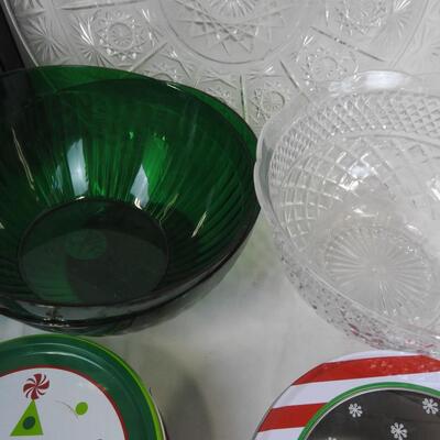 14 pc Holiday Kitchen, Bowls, Tins, Platter, Napkins