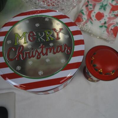 14 pc Holiday Kitchen, Bowls, Tins, Platter, Napkins