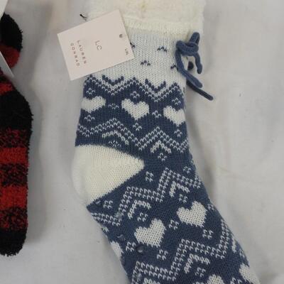 3 Pairs of Warm Socks: Lauren Conrad, airplus Aloe Infused Socks