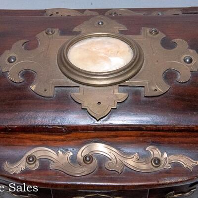 UNIQUE AND UNSUAL ANTIQUE ROSEWOOD JEWELRY BOX