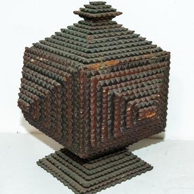 TRAMP ART BOX