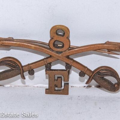 VINTAGE 8TH CALVARY - TROOP E - CROSSED SWORDS PIN