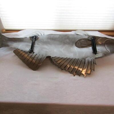 LOT 7  LARGE METAL WALLEYE WALL DECOR