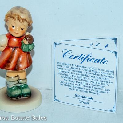 HUMMEL CLUB MEMBER FIGURINE