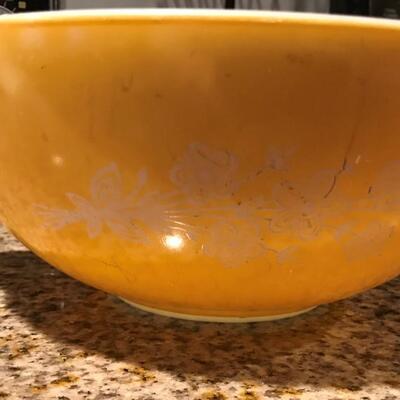 Vintage Pyrex Yellow / Gold  Butterfly Cinderella  Large Nesting Bowl