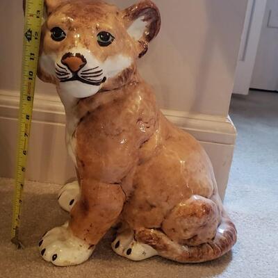 Ceramic lion cub