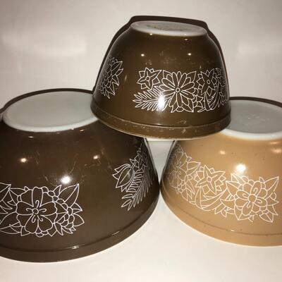 Pyrex 3 piece set Woodland Nesting Bowls