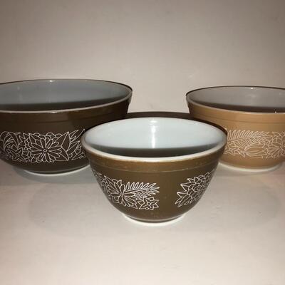 Pyrex 3 piece set Woodland Nesting Bowls