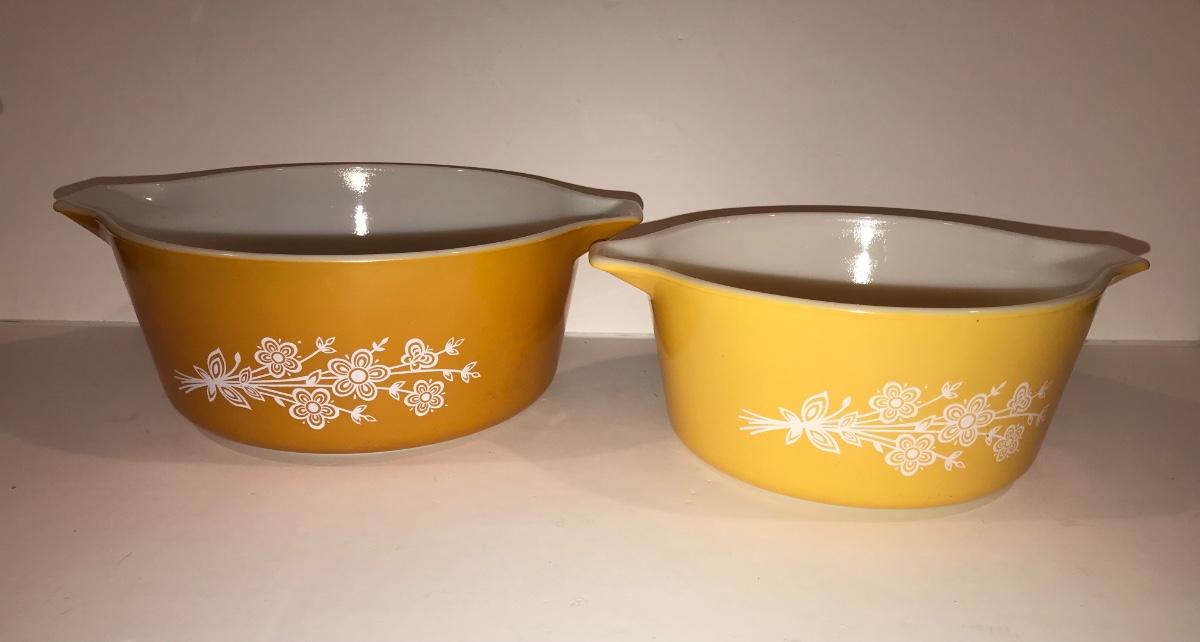 Pyrex Gold Butterfly 2 Piece Set | EstateSales.org