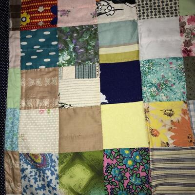 Homemade gorgeous quilt ~ dot trim