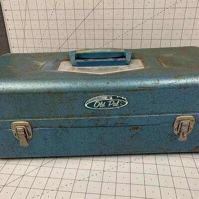 #22 Old Pal Fishing Box With Gear Inside