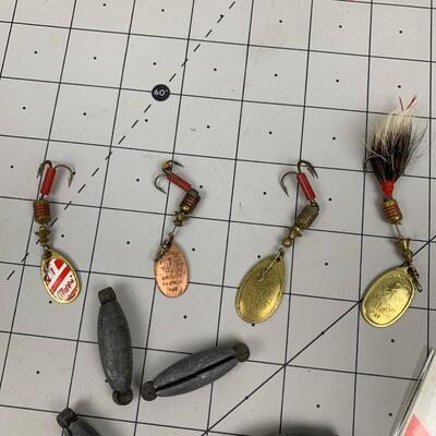 #30 Vintage Fishing Lures, Sinker Weights & Eagle Claws