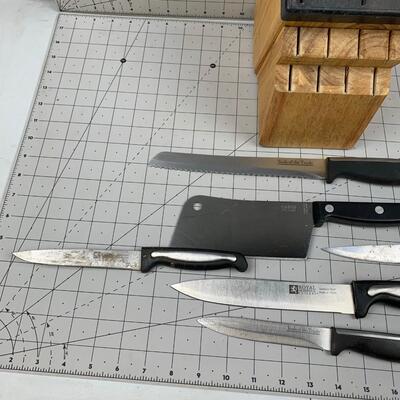 #64 6 Knives & Knife Block