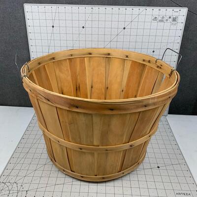 #67 Wooden Bucket